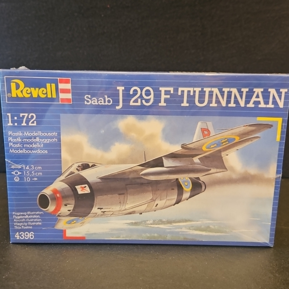 Revell Saab J 29 F Tunnan Model Kit 1991